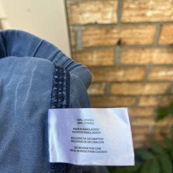 2 Pack GAP Gray/Blue Cargo Shorts with Relaxed Fit - Picture 7 of 7